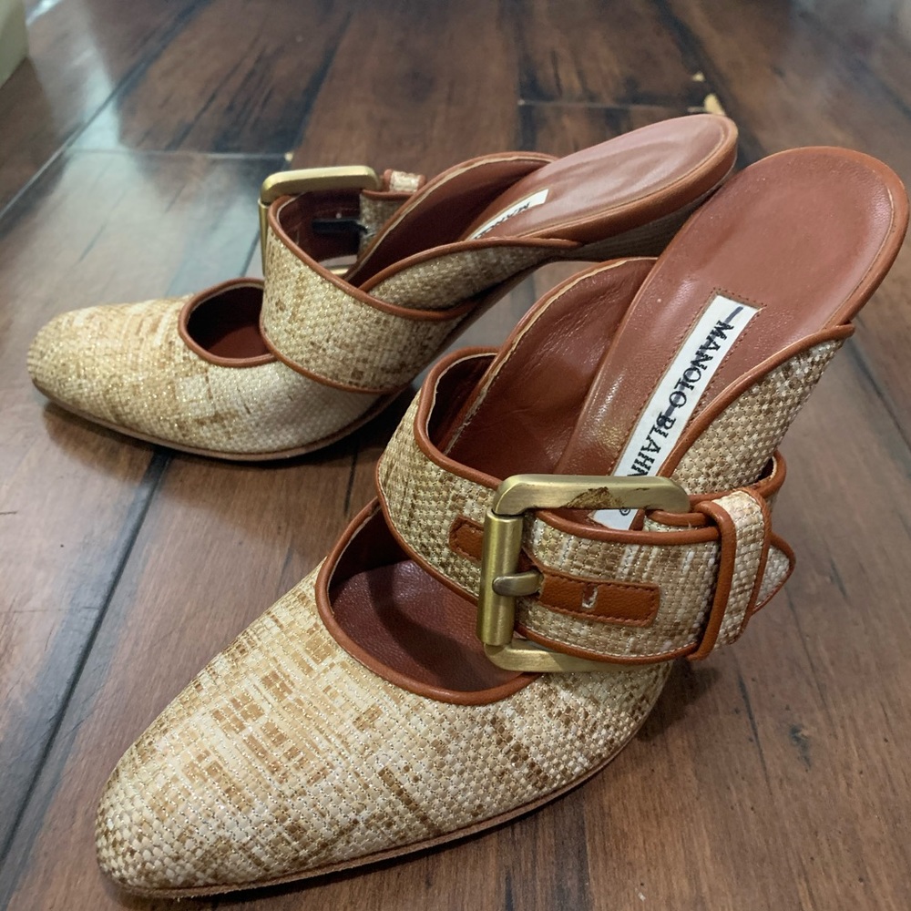 Manolo blahnik sparkly buckled heels